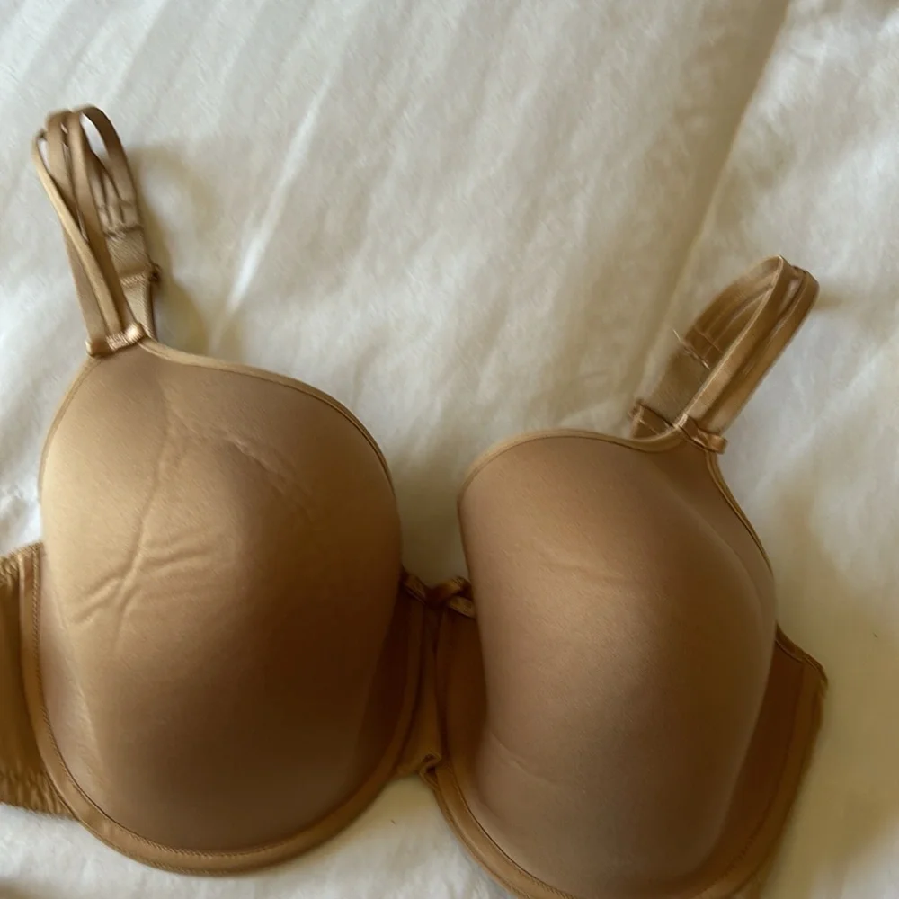 Bras - Picture 3 of 4